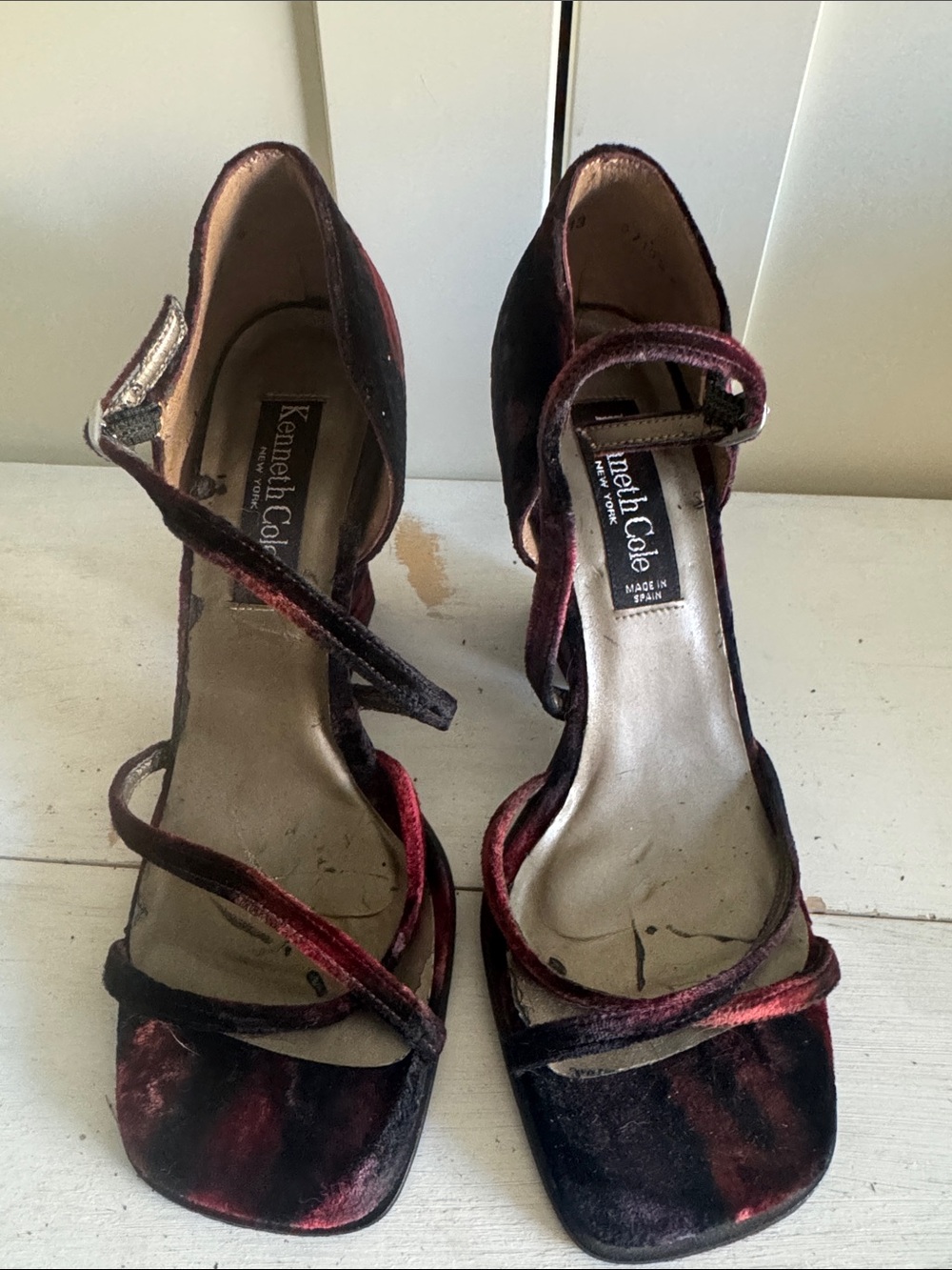 Y2K Kenneth Cole Burgundy and Black Velvet Strappy Heels
